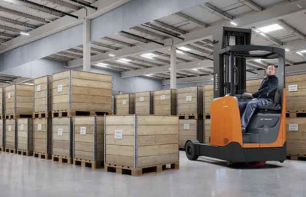 Reach Truck Nedir? Çalışma Prensibi ve Avantajları